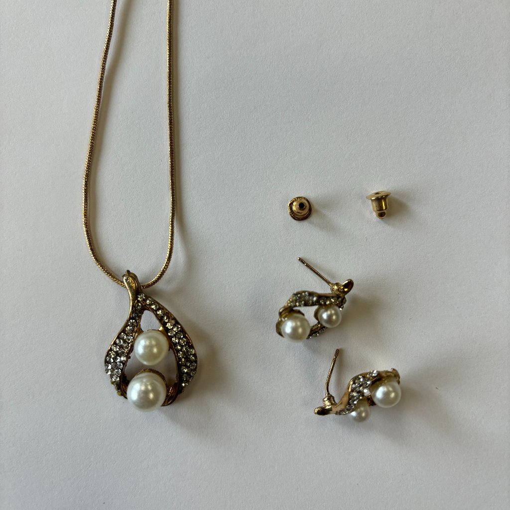 Pearl And Silver Curve Cloud Necklace And Earrings Set